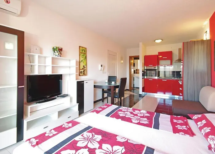 Апартаменти In Макарська