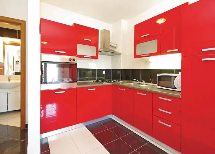 In * Макарська