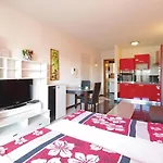 Apartment In Makarska